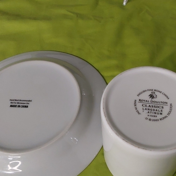 ROYAL DOULTON MIX DINING WARE SETTING FOR 4 - Picture 3 of 5